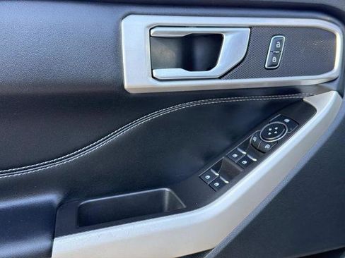 Certified 2023 Ford Explorer XLT RWD image 24
