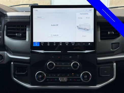 Used 2024 Ford Expedition XLT image 16