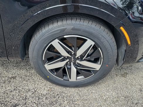 Certified 2023 Kia Sorento S w/ Panoramic Sunroof Package FWD image 42