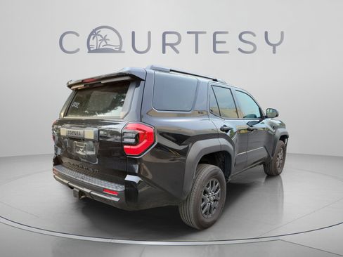 Used 2025 Toyota 4Runner SR5 AWD/4WD image 15
