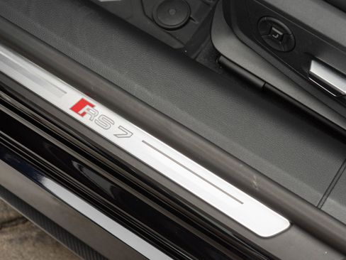Used 2025 Audi RS 7 Performance image 16
