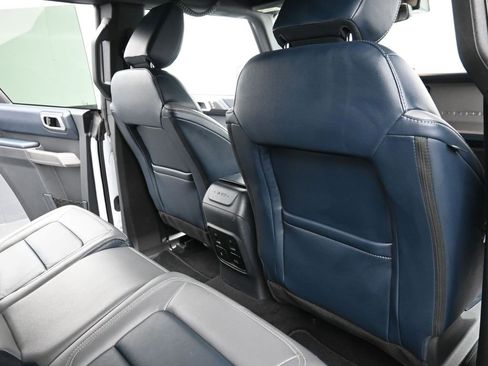 Used 2023 Ford Bronco Outer Banks image 12