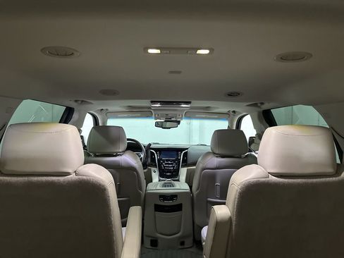 Used 2016 Cadillac Escalade Premium RWD image 12
