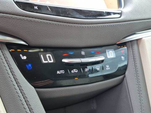 Used 2022 Cadillac XT5 Premium Luxury FWD image 20