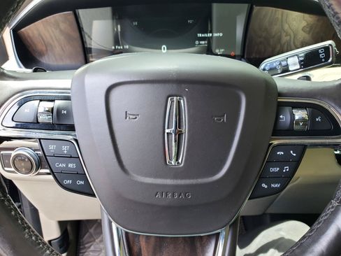 Used 2018 Lincoln Navigator Reserve AWD/4WD image 36