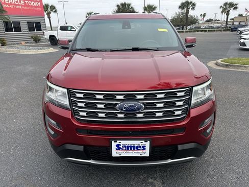 Used 2017 Ford Explorer Limited w/ Equipment Group 301A image 9