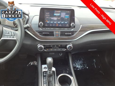 Used 2024 Nissan Altima 2.5 SV FWD image 14
