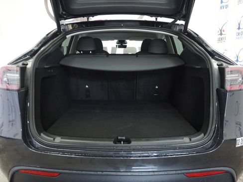 Used 2024 Tesla Model Y Long Range image 22