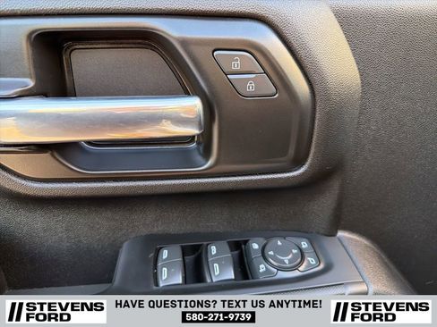 Used 2022 Chevrolet Silverado 2500 Custom w/ Custom Value Package AWD/4WD image 19