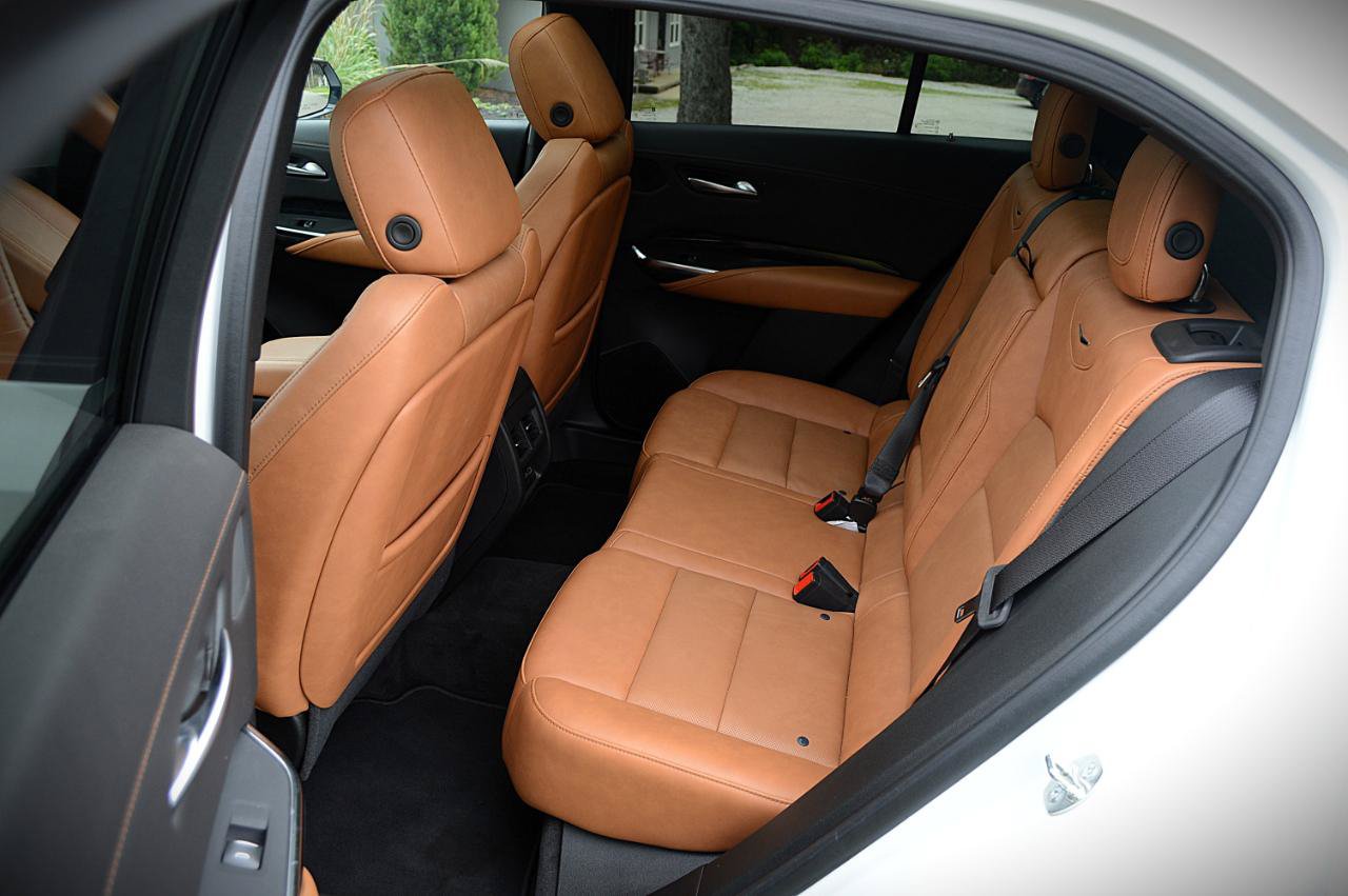 Used 2025 Cadillac XT4 Sport AWD/4WD image 14