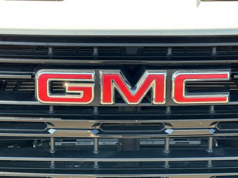 Used 2023 GMC Sierra 1500 Elevation w/ X31 Off-Road Package AWD/4WD image 38