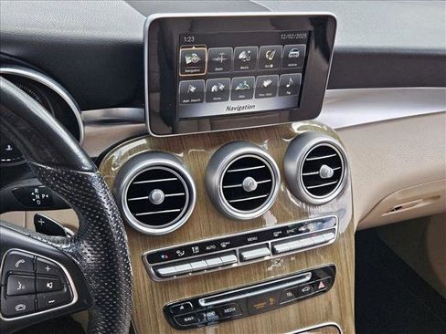 Used 2019 Mercedes-Benz GLC 300 image 14