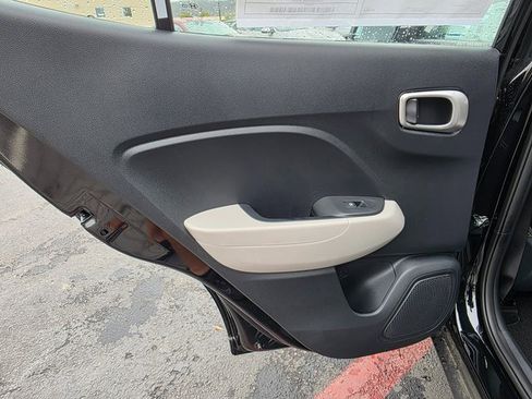 New 2025 Hyundai Venue SEL image 20