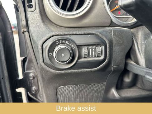 Used 2018 Jeep Wrangler Unlimited Sahara w/ Dual Top Group image 26