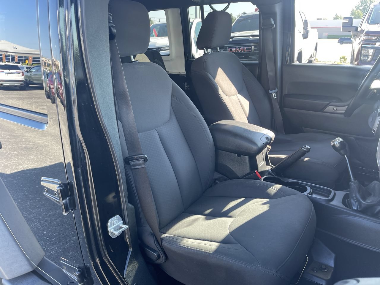 Used 2017 Jeep Wrangler Unlimited Sport w/ Quick Order Package 23S AWD/4WD image 24