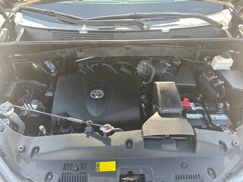 Used 2018 Toyota Highlander Limited Platinum w/ Carpet Mat Package (TMS) AWD/4WD image 36