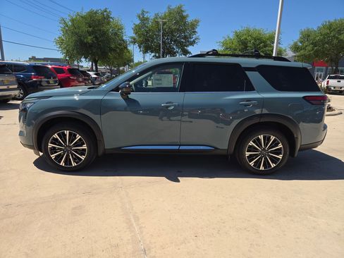 New 2026 Nissan Pathfinder Platinum FWD image 6