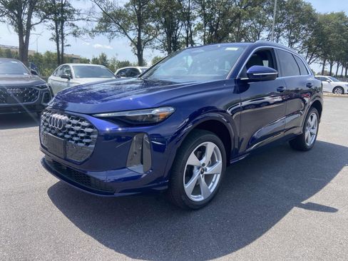 New 2025 Audi Q5 Premium Plus image 3