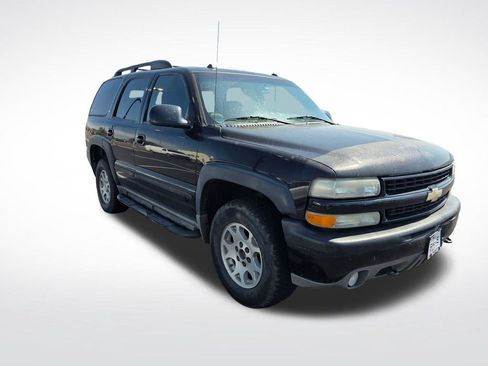 Used 2005 Chevrolet Tahoe Z71 w/ Preferred Equipment Group AWD/4WD image 3