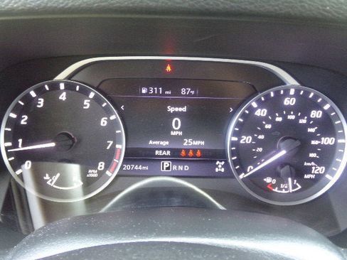 Used 2024 Nissan Frontier SV image 25