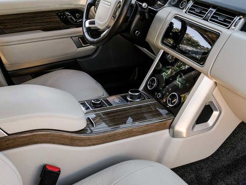 Used 2019 Land Rover Range Rover Long Wheelbase Supercharged image 24