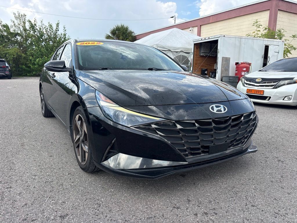 Used 2022 Hyundai Elantra SEL w/ Convenience + Premium Package FWD image 1