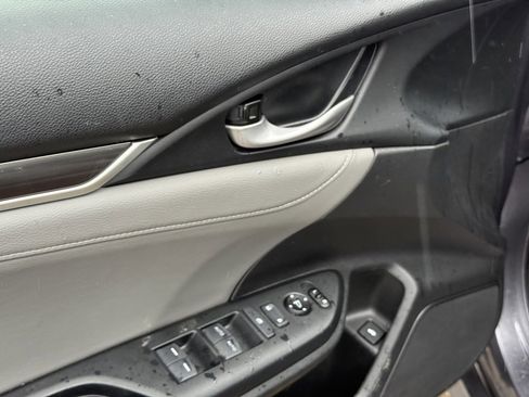 Used 2021 Honda Civic EX-L image 11