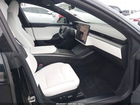 Used 2022 Tesla Model S Plaid AWD/4WD image 5
