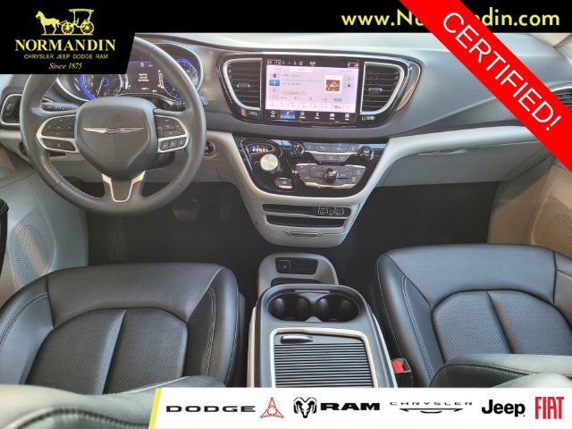 Certified 2024 Chrysler Pacifica Touring-L FWD image 6
