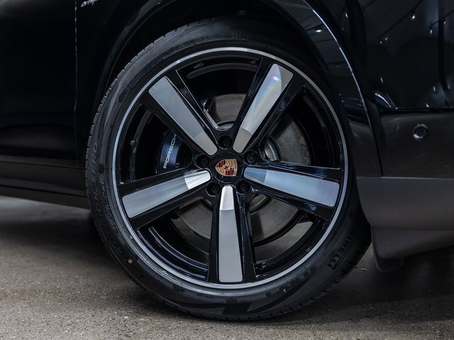 Used 2026 Porsche Cayenne E-Hybrid AWD/4WD image 16