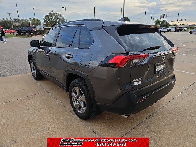 Used 2025 Toyota RAV4 XLE AWD/4WD image 3