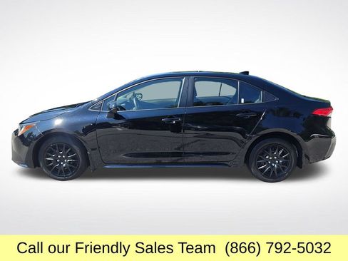 Used 2023 Toyota Corolla LE FWD image 2