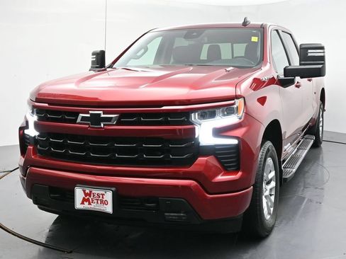 Used 2023 Chevrolet Silverado 1500 RST w/ Convenience Package II AWD/4WD image 3
