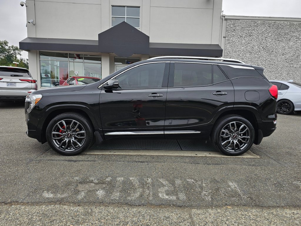 Used 2024 GMC Terrain Denali w/ Black Diamond Edition AWD/4WD image 8