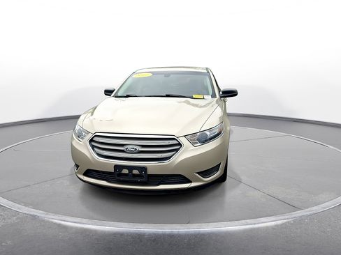 Used 2017 Ford Taurus SE FWD image 3