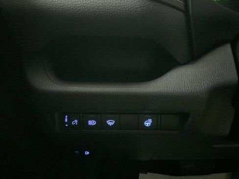 Used 2021 Toyota RAV4 XLE w/ XLE Grade Weather Package AWD/4WD image 23