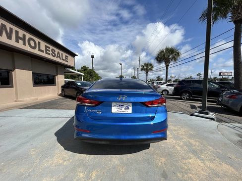Used 2017 Hyundai Elantra SE FWD image 6
