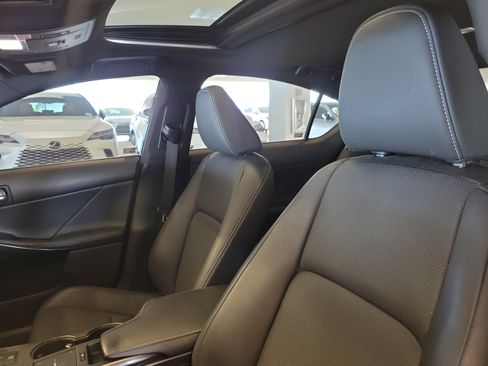 Used 2023 Lexus IS 300 w/ Comfort Package RWD image 21