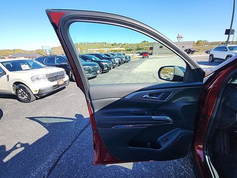 New 2026 Chevrolet Traverse LT image 12