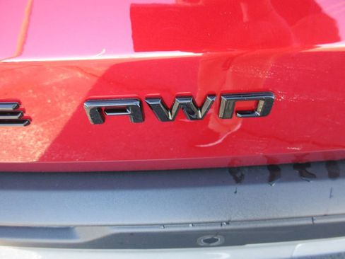 New 2026 Chevrolet Traverse Z71 w/ LPO, Floor Liner Package image 11