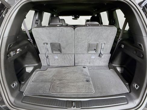 Used 2024 Jeep Grand Cherokee L Limited w/ Black Appearance Package image 26