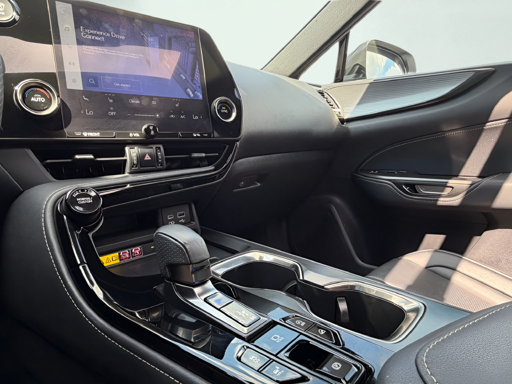 Used 2024 Lexus NX 350 F Sport AWD/4WD image 52