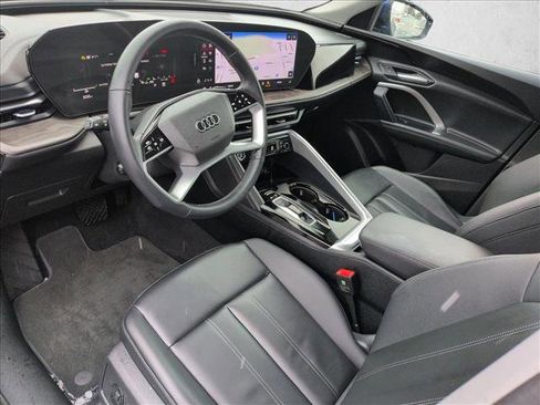 Used 2025 Audi Q5 Premium w/ 19" Wheel Package image 13