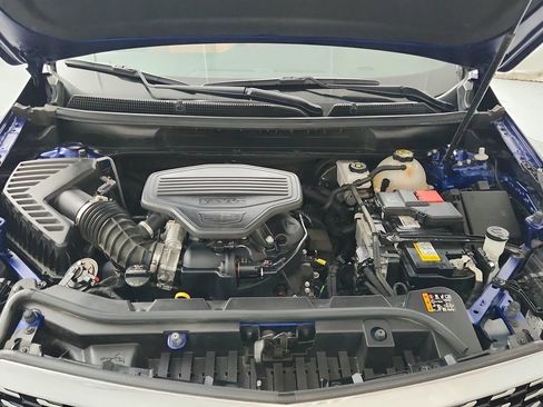 Used 2024 Cadillac XT5 Premium Luxury w/ LPO, Floor Liner Package AWD/4WD image 31
