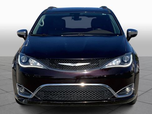 Used 2019 Chrysler Pacifica Limited FWD image 3
