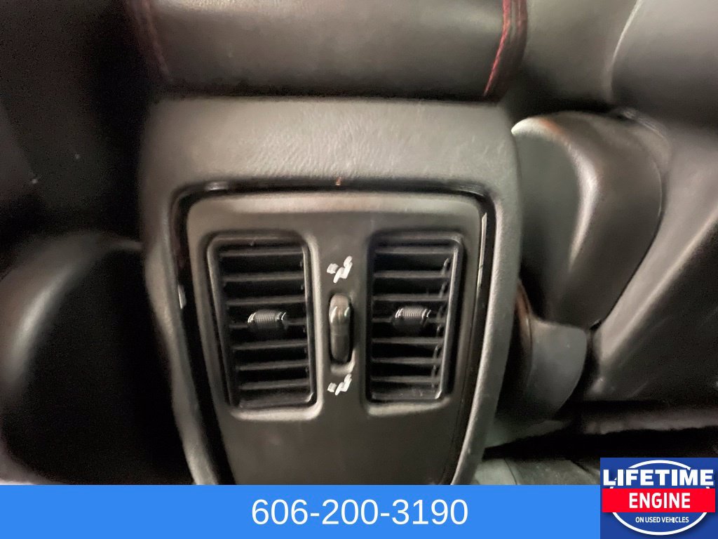 Used 2025 Dodge Durango GT AWD/4WD image 13