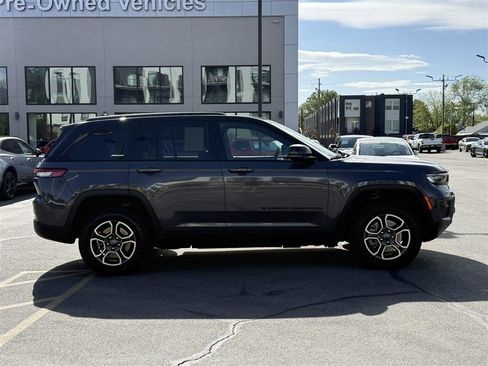 Used 2022 Jeep Grand Cherokee Trailhawk AWD/4WD image 8