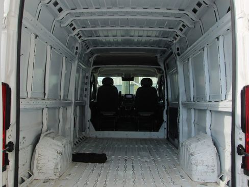Used 2023 RAM ProMaster 3500 FWD image 12