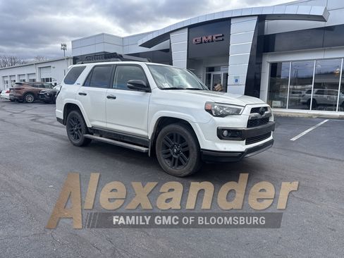 Used 2019 Toyota 4Runner Limited image 1
