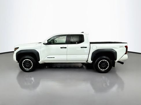 Used 2024 Toyota Tacoma TRD Off-Road w/ TRD Off Road Premium Package AWD/4WD image 4